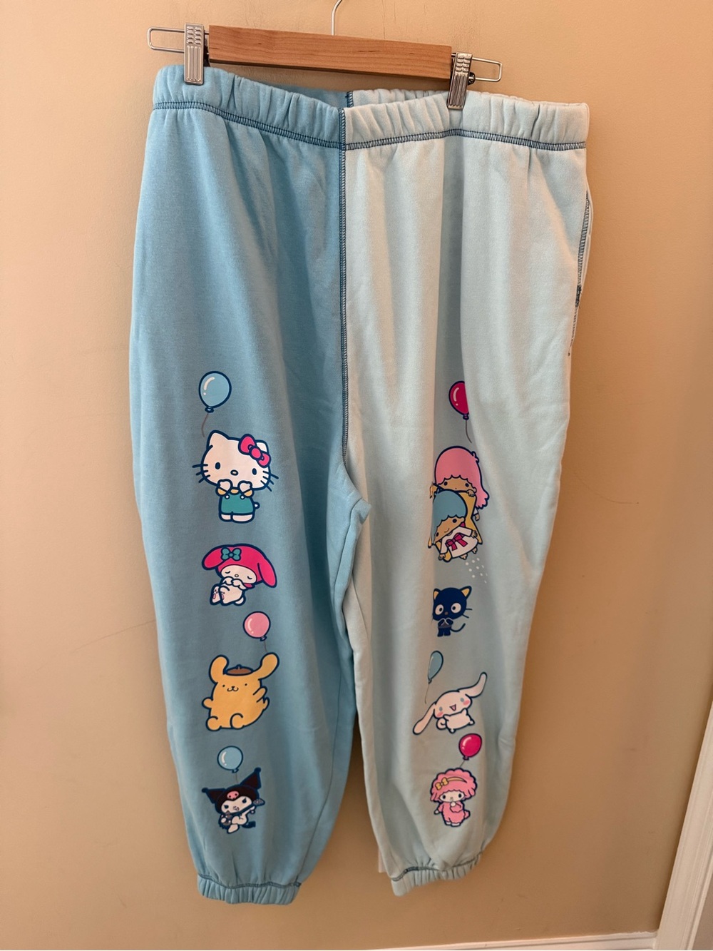 Hello Kitty Hot Topic  Joggers size 3X NWT